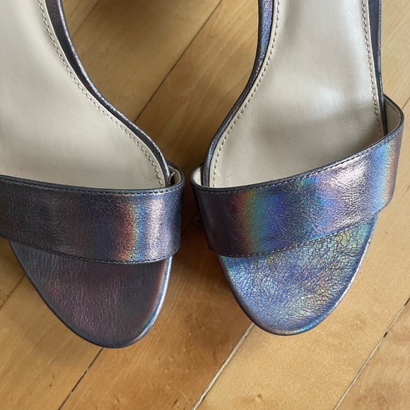 NWT Vine Camuto Iridescent Platform Heels - Picture 3 of 4